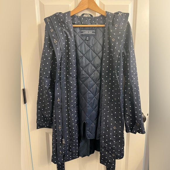 Lands’ End raincoat - Picture 2 of 4